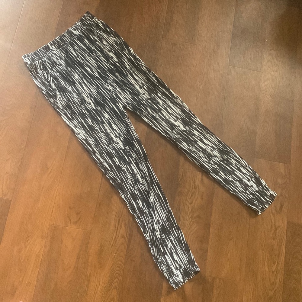 Black and White Streak patterned Harem pants